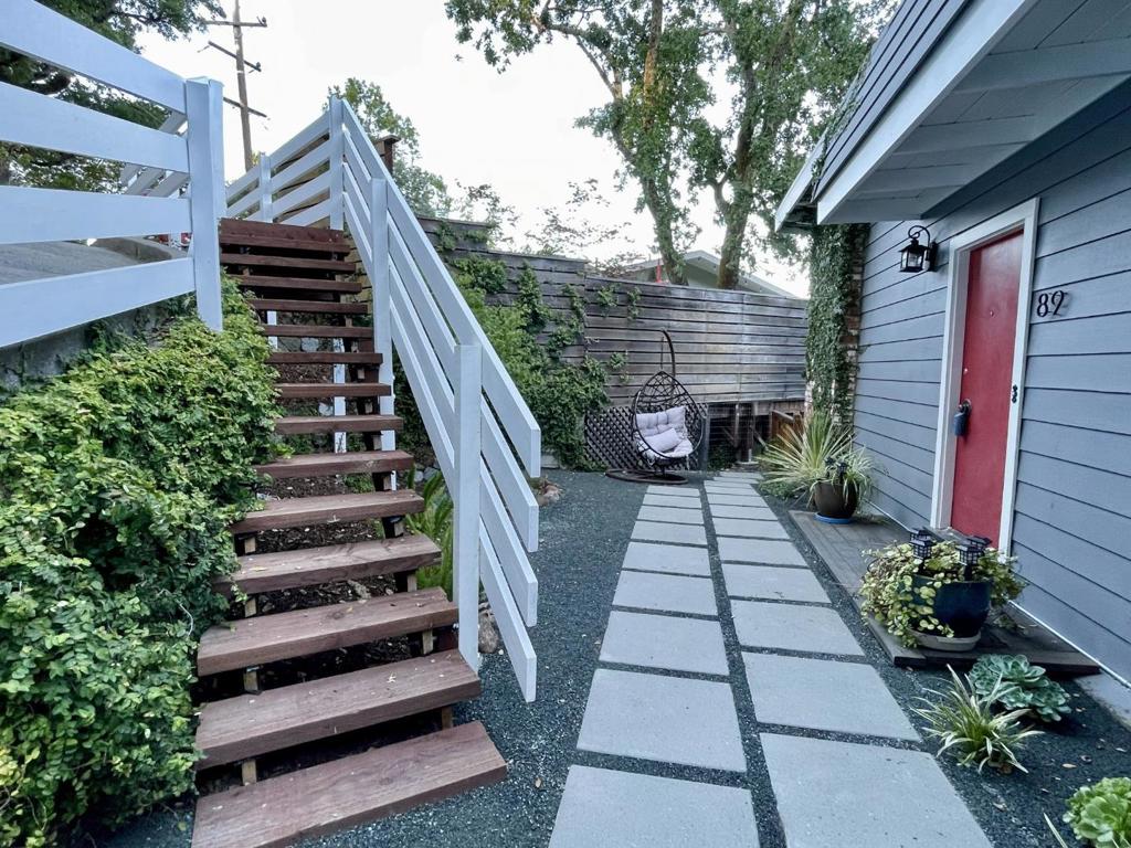 89 Frustuck Avenue