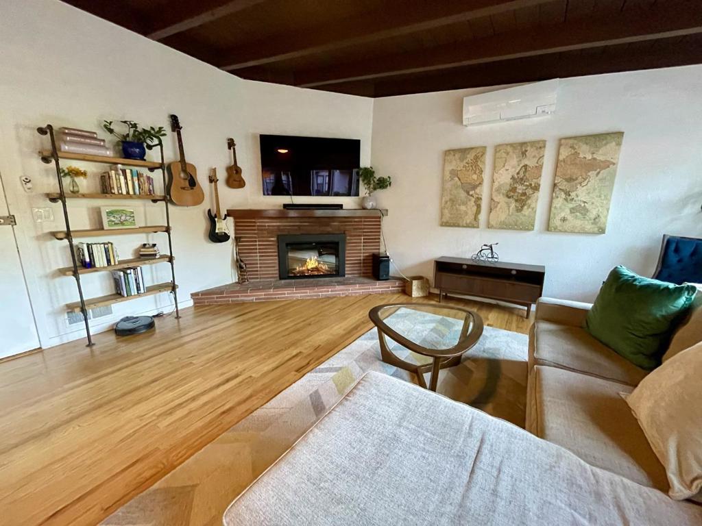 89 Frustuck Avenue