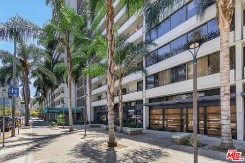 Photo of 600 W 9th Street #913, Los Angeles, CA 90015 (MLS # 26105010)