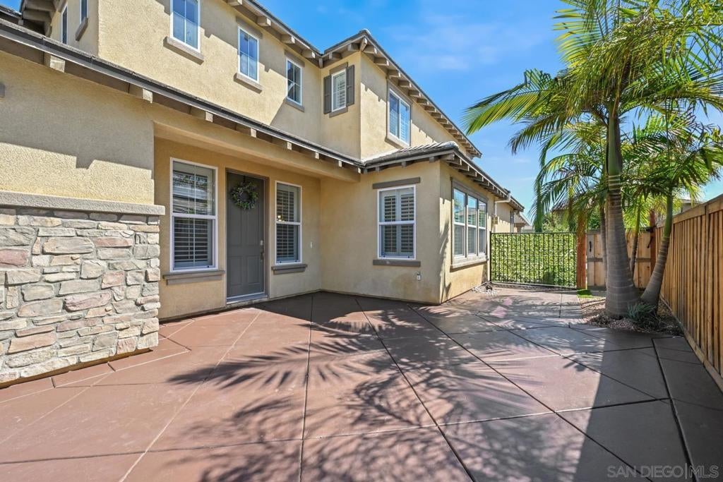 563 Chandler Ct