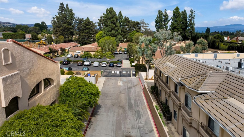 4782 Lakeview
