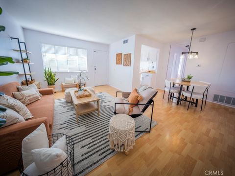 Photo of 16637 Viewpoint Lane, Huntington Beach, CA 92647 (MLS # NP25229873)