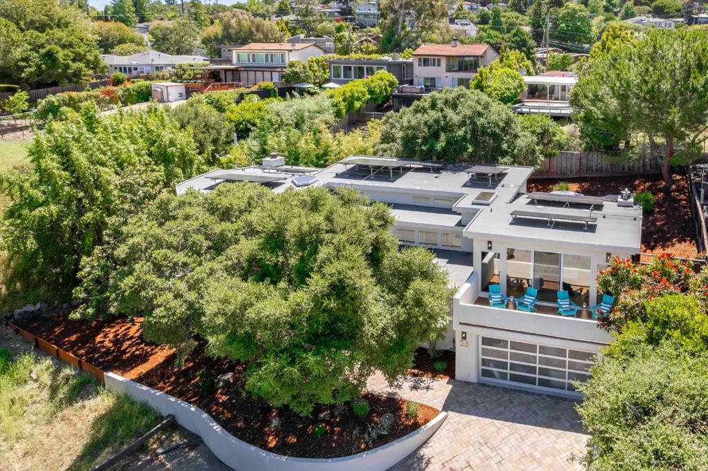 25 Carrera Court
