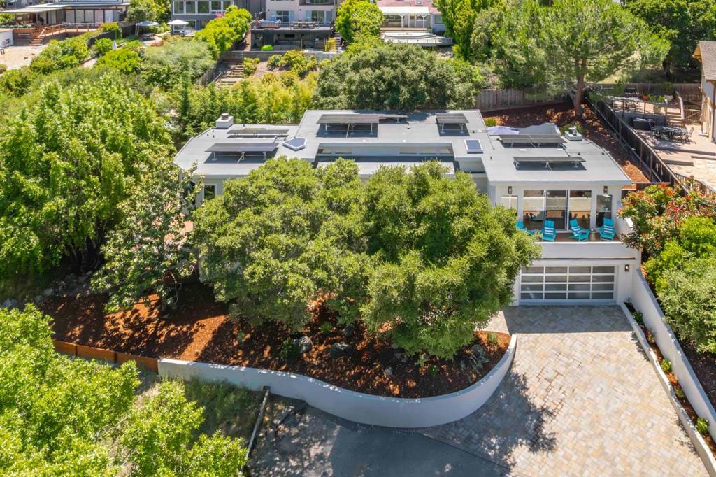 25 Carrera Court