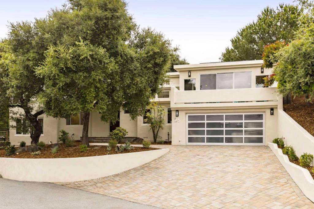25 Carrera Court