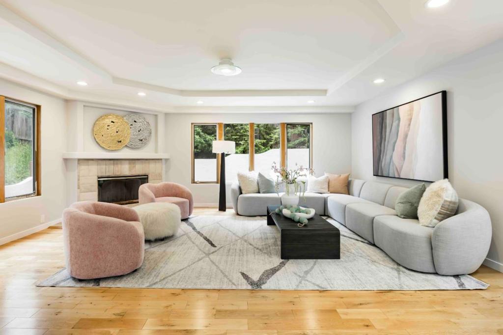 25 Carrera Court