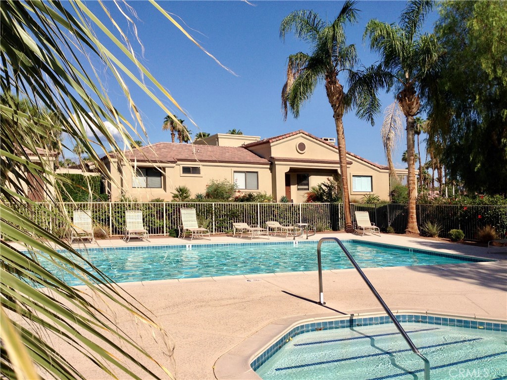 Palm Valley CC (32420) - Residential Lease