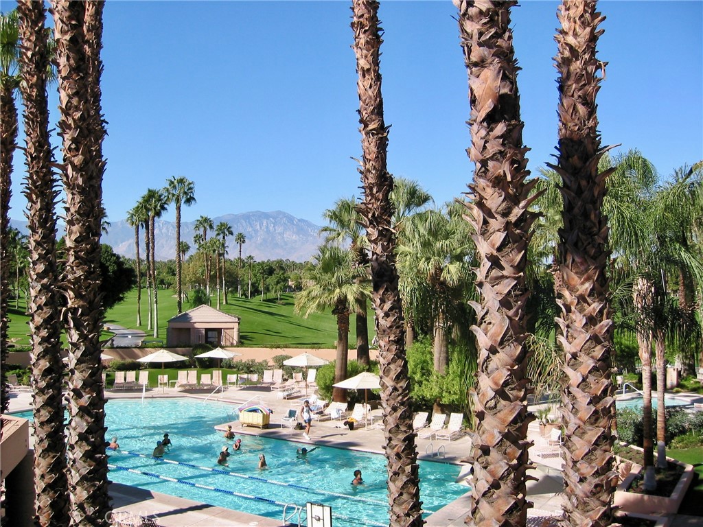 Palm Valley CC (32420) - Residential Lease