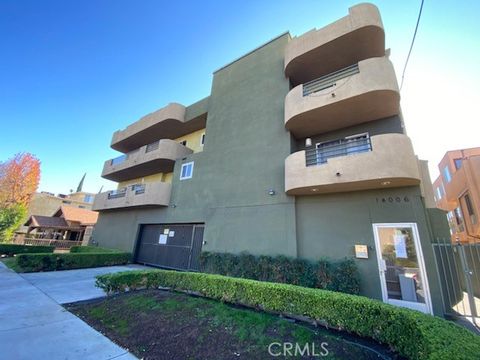 Photo of 14006 Vanowen Street, Van Nuys, CA 91405 (MLS # SB25245884) Photo of 14006 Vanowen Street, Van Nuys, CA 91405 (MLS # SB25245884)