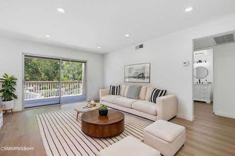 Photo of 291 Sequoia Court #34, Thousand Oaks, CA 91360 (MLS # 226003781)