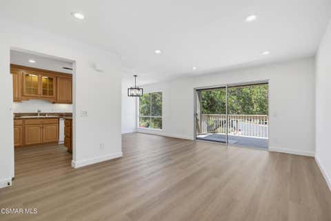 Tiny photo for 291 Sequoia Court #34, Thousand Oaks, CA 91360 (MLS # 226003781)