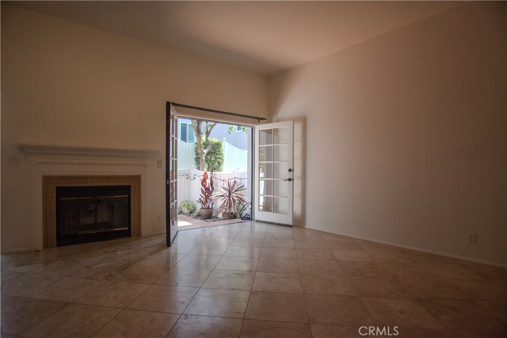 121 4 S Juanita