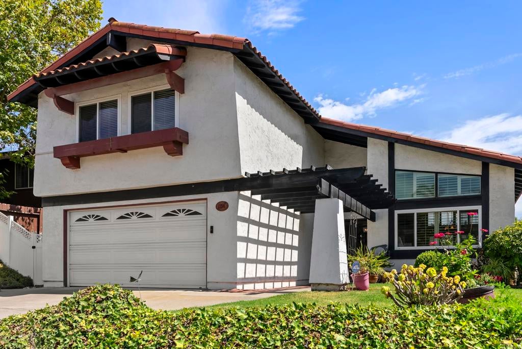 1396 Valencia Loop