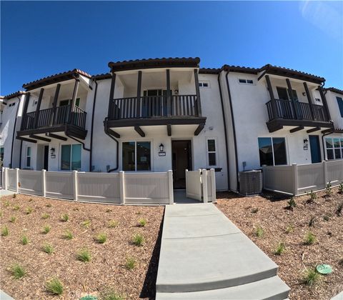 Photo of 32312 BRUNELLO Way, Temecula, CA 92591 (MLS # SW25234738)