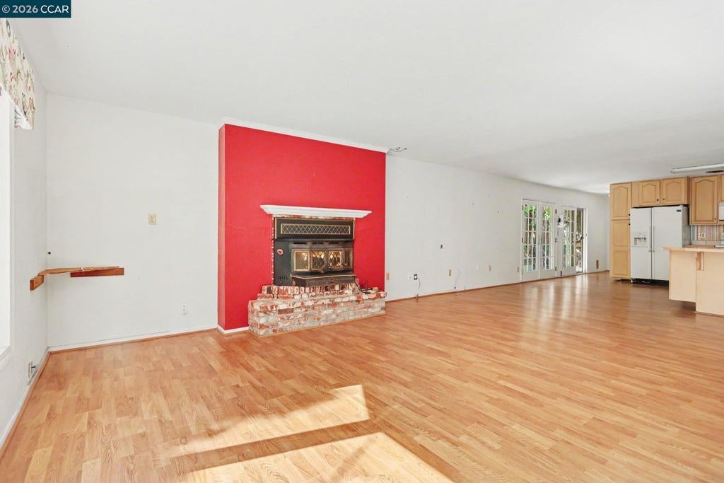 401 Mayhew Way