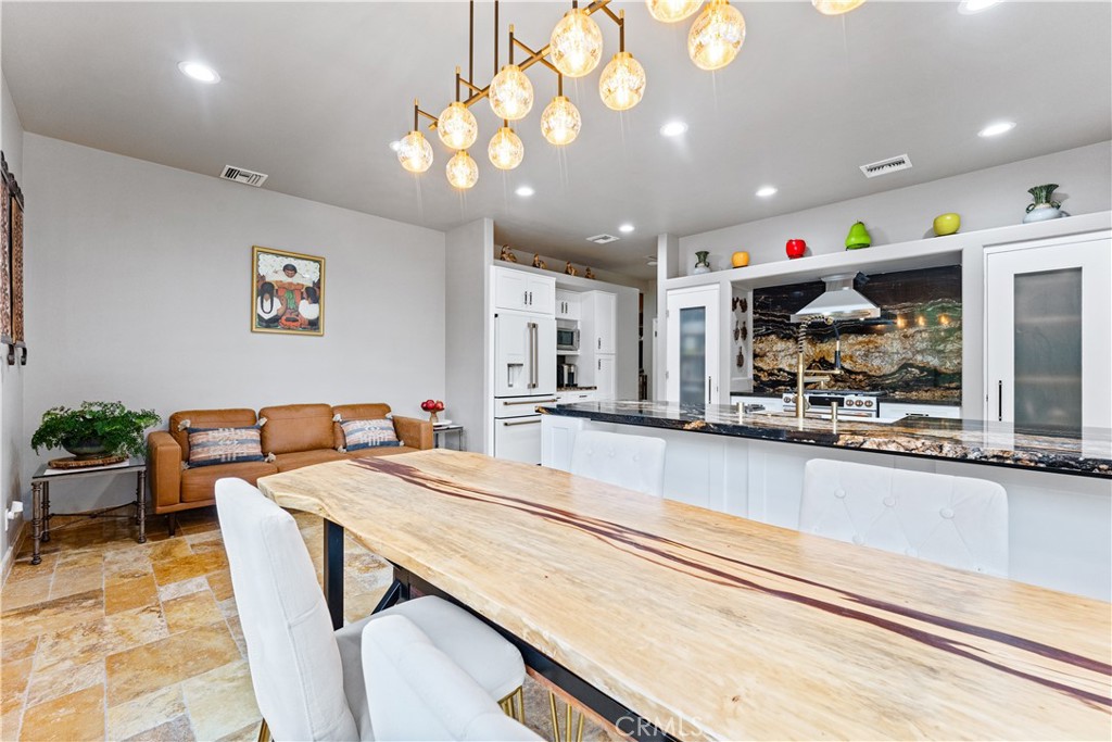 Properties 3 11431 Clybourn Avenue