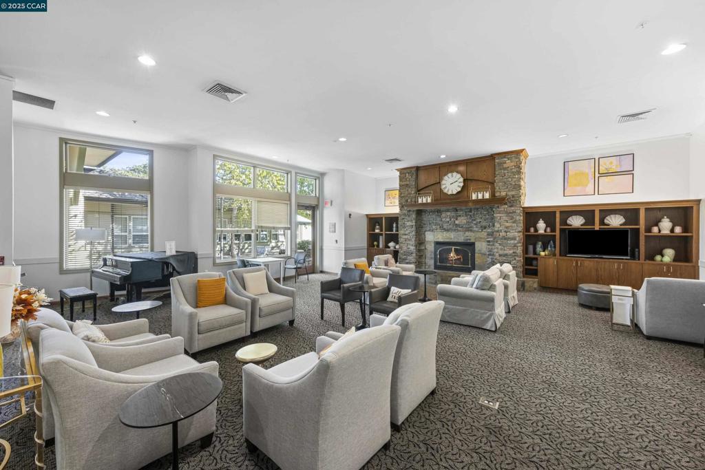 ROSSMOOR - Residential