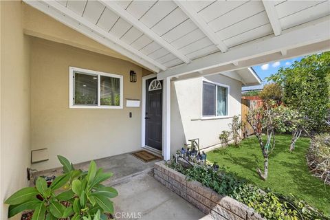 Photo of 1427 Laramie Ave, Redlands, CA 92374 (MLS # PW25220603) Photo of 1427 Laramie Ave, Redlands, CA 92374 (MLS # PW25220603)