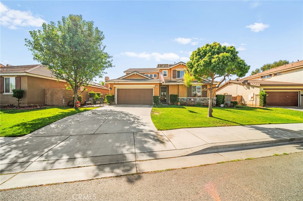 Welcome to 29185 Lido Bay Dr, a fully remodeled gem tucked away in a quiet cul-de-sac in the highly sought-after Heritage Lake community of Menifee! This stunning home has been thoughtfully upgraded throughout, featuring LVP flooring, a modern kitchen, and beautifully renovated bathrooms.
Inside, enjoy a bright and open floor plan designed for both everyday living and entertaining. The spacious living area boasts a cozy fireplace and a custom-built entertainment center, perfect for family gatherings. The remodeled kitchen showcases sleek finishes, ample counter space, and a seamless flow into the dining and living areas.
This home also offers a downstairs bedroom and full bathroom, ideal for guests, multi-generational living, or a private home office. Upstairs, you’ll find generously sized bedrooms and elegantly updated bathrooms.
Step outside to a backyard built for entertaining, complete with a large concrete patio for BBQs, plenty of green space, and room to relax or host gatherings. The home is also conveniently located right next to a walking trail, perfect for morning strolls or evening walks.
Residents of Heritage Lake enjoy exclusive amenities including a private lake, clubhouse, pool, parks, playgrounds, and additional walking trails, all just minutes from schools, shopping, dining, and freeway access.
This move-in ready home truly has it all: style, space, and a vibrant community lifestyle!