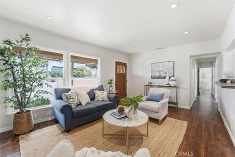 Photo of 11937 S La Cienega BLVD, Hawthorne, CA 90250 (MLS # SB26112773)