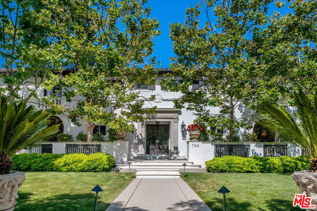 722 N Maple Drive