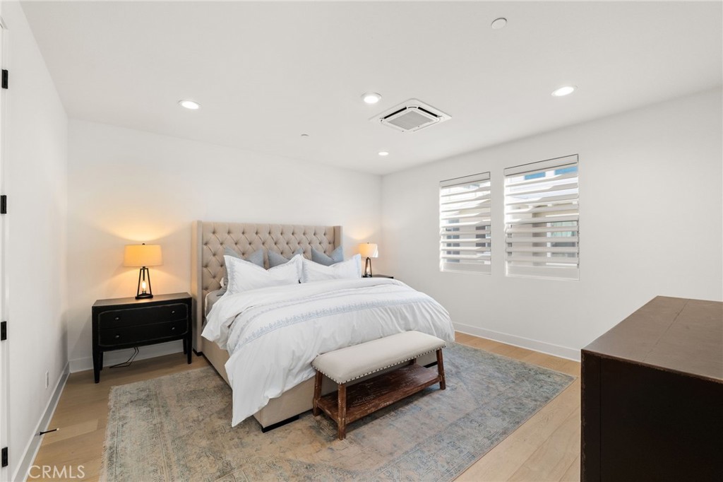 Newport Heights (NEWH) - Residential