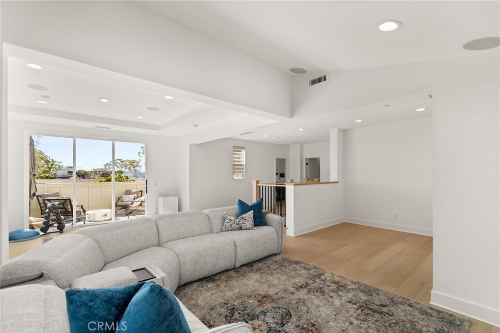 Newport Heights (NEWH) - Residential