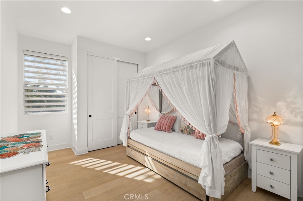 Newport Heights (NEWH) - Residential