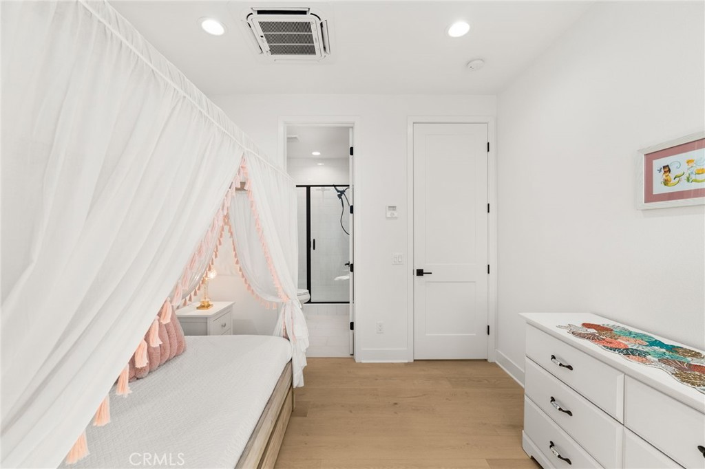 Newport Heights (NEWH) - Residential