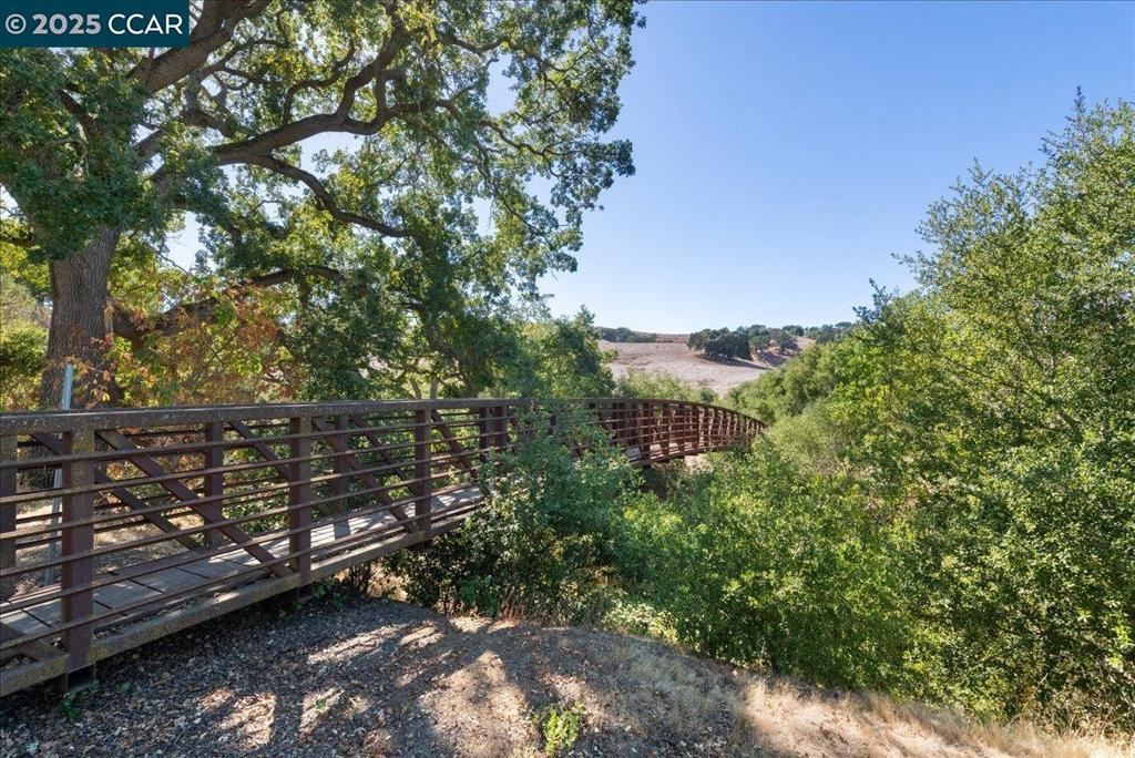 MEADOW CREEK - Residential