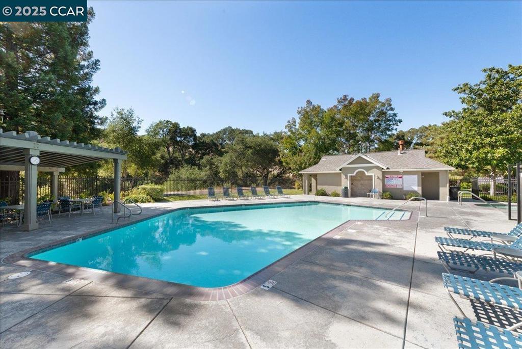 MEADOW CREEK - Residential