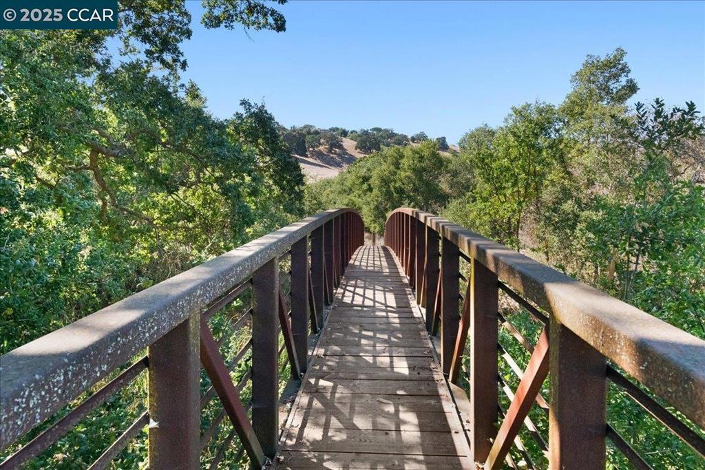 MEADOW CREEK - Residential