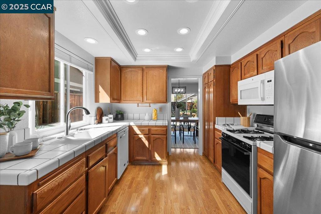MEADOW CREEK - Residential