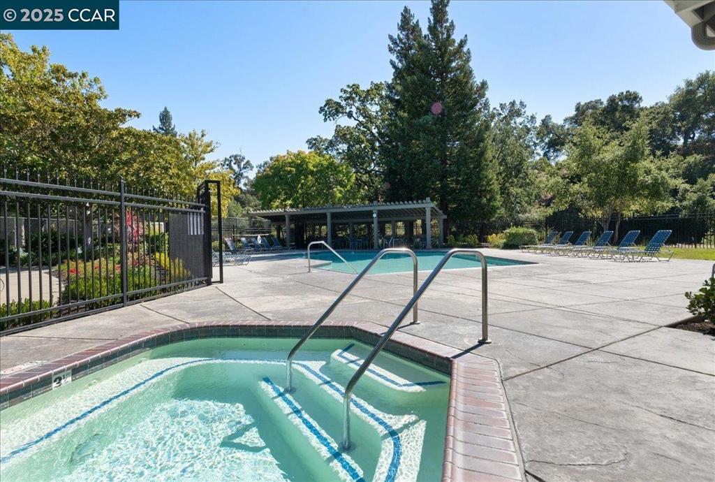 MEADOW CREEK - Residential