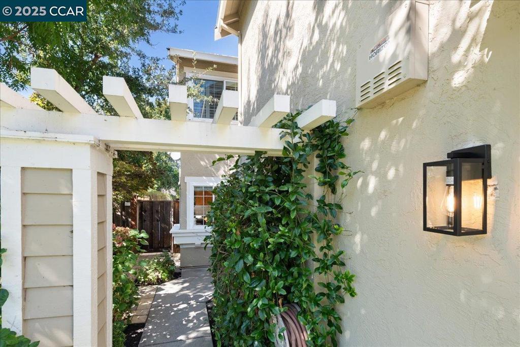MEADOW CREEK - Residential