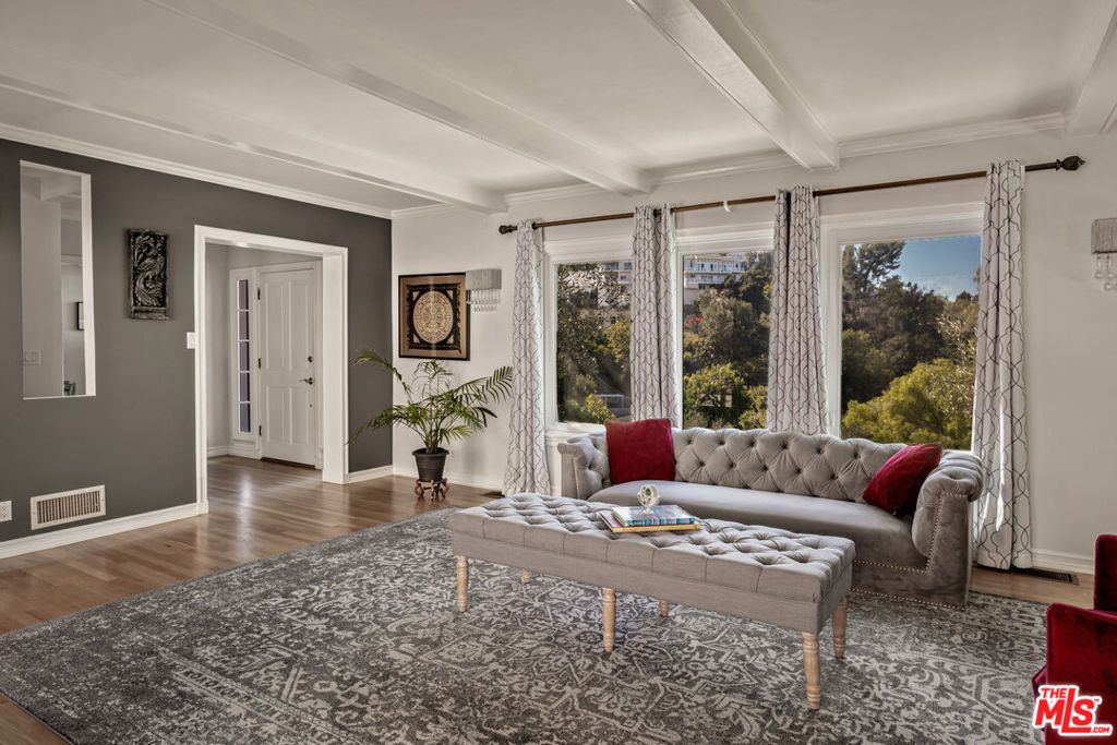 Photo of 3835 Fairway Avenue, Studio City, CA 91604 (MLS # 26669321)