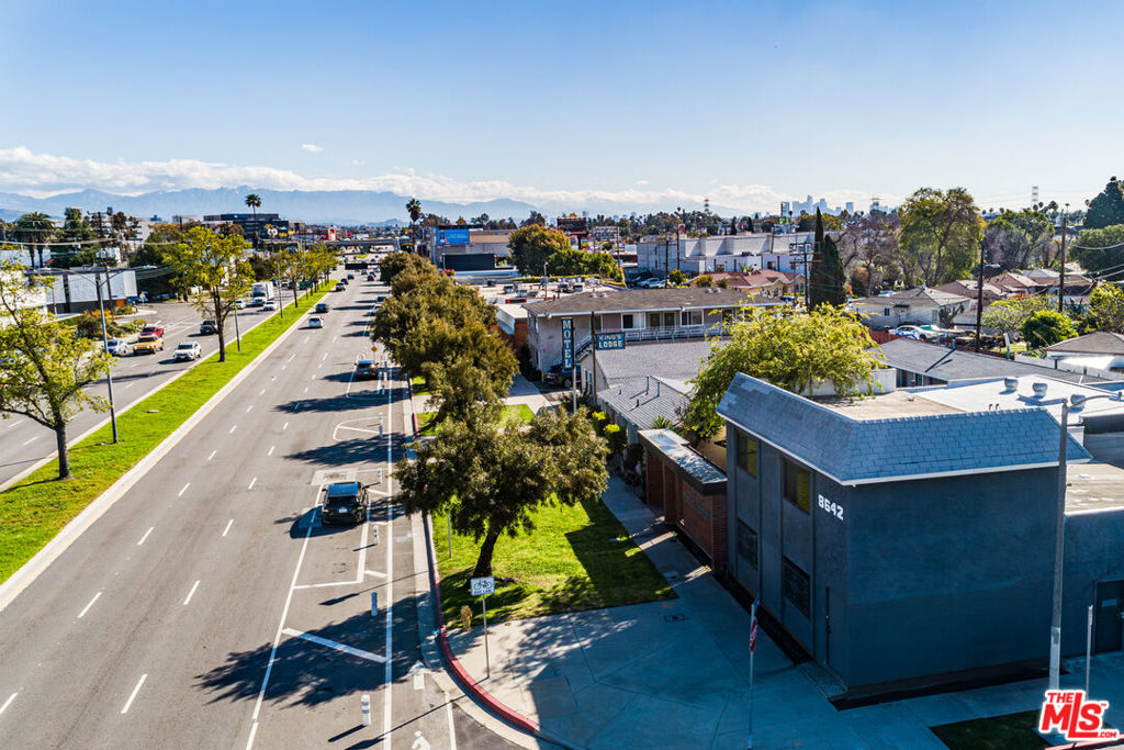 Properties 4 8642 Venice Boulevard