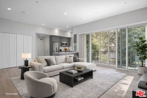 Photo of 1223 N Hayworth Avenue #6, West Hollywood, CA 90046 (MLS # 26832639)