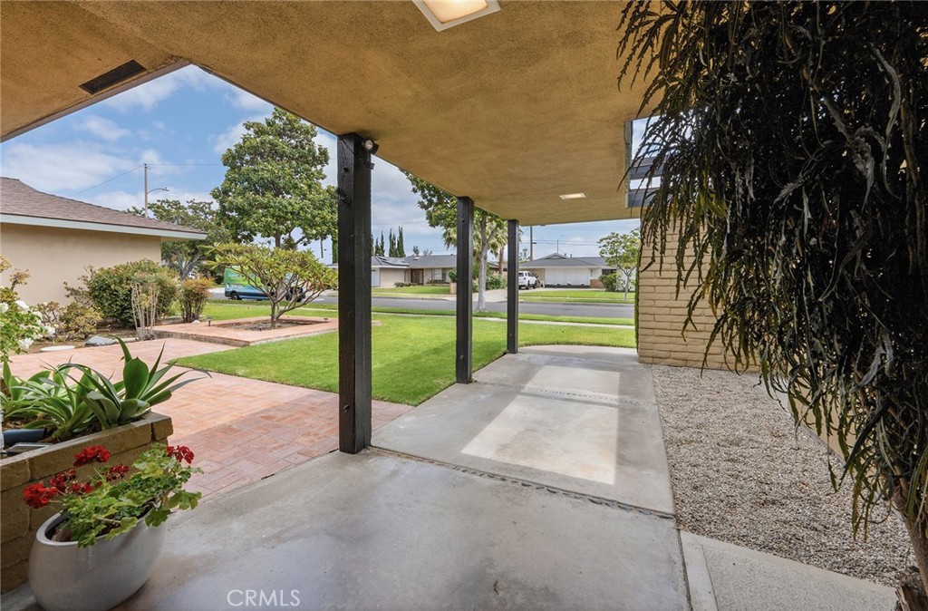 1339 E Greenview Drive