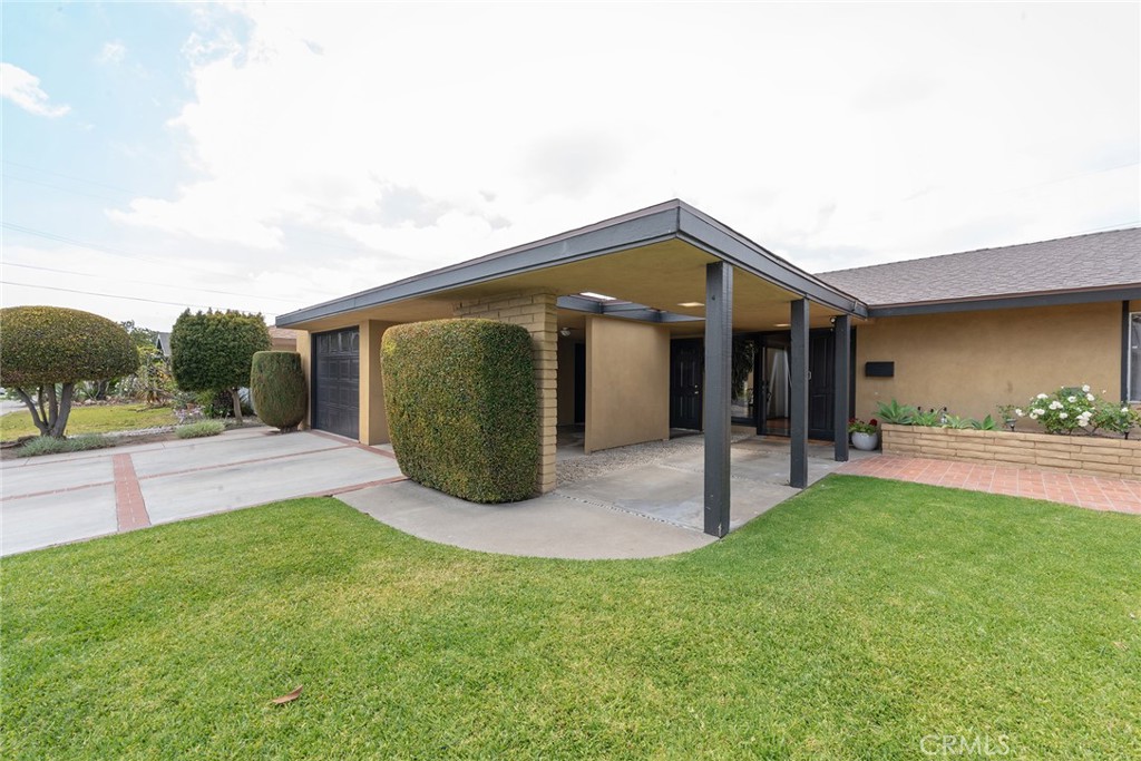 1339 E Greenview Drive