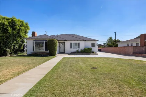720 E Foothill Blvd, Glendora, CA 91741 - MLS#: CV26074597