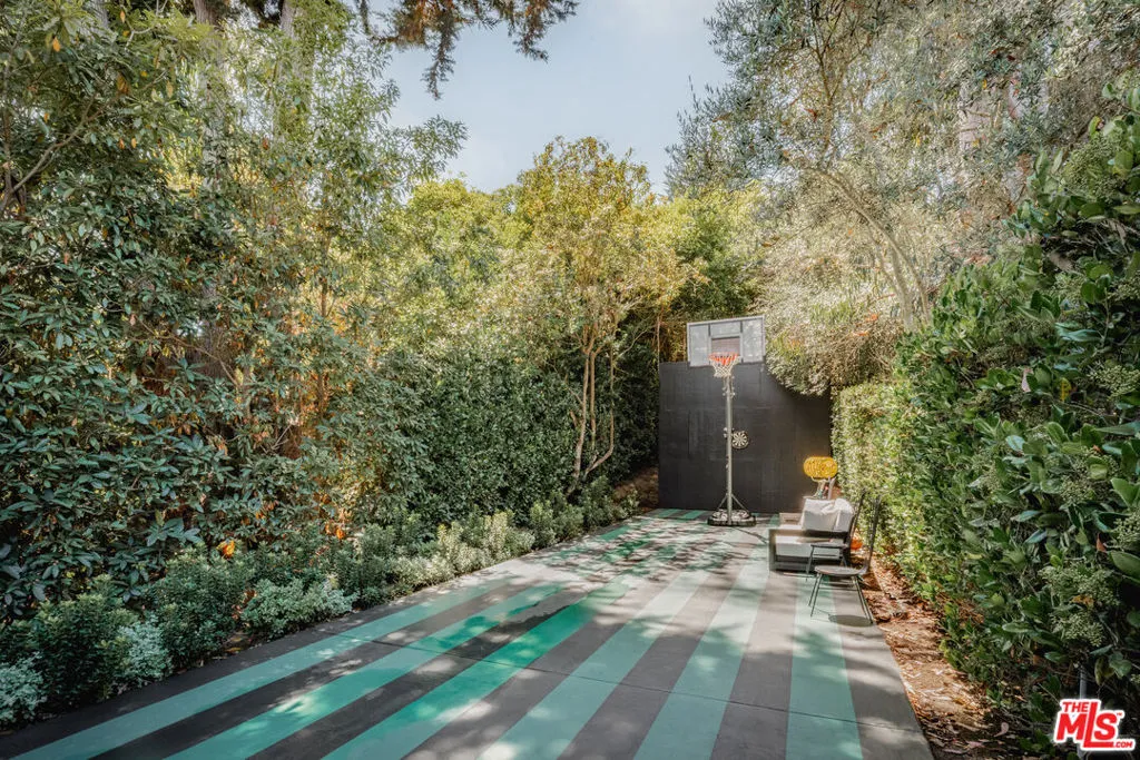 Santa Barbara, California 93108, United States, 3 Bedrooms Bedrooms, ,2 BathroomsBathrooms,Residential,Active,202747