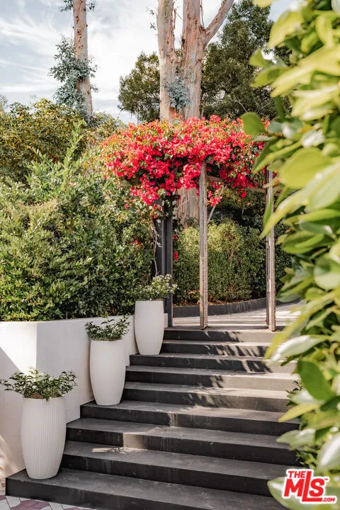 Santa Barbara, California 93108, United States, 3 Bedrooms Bedrooms, ,2 BathroomsBathrooms,Residential,Active,202747