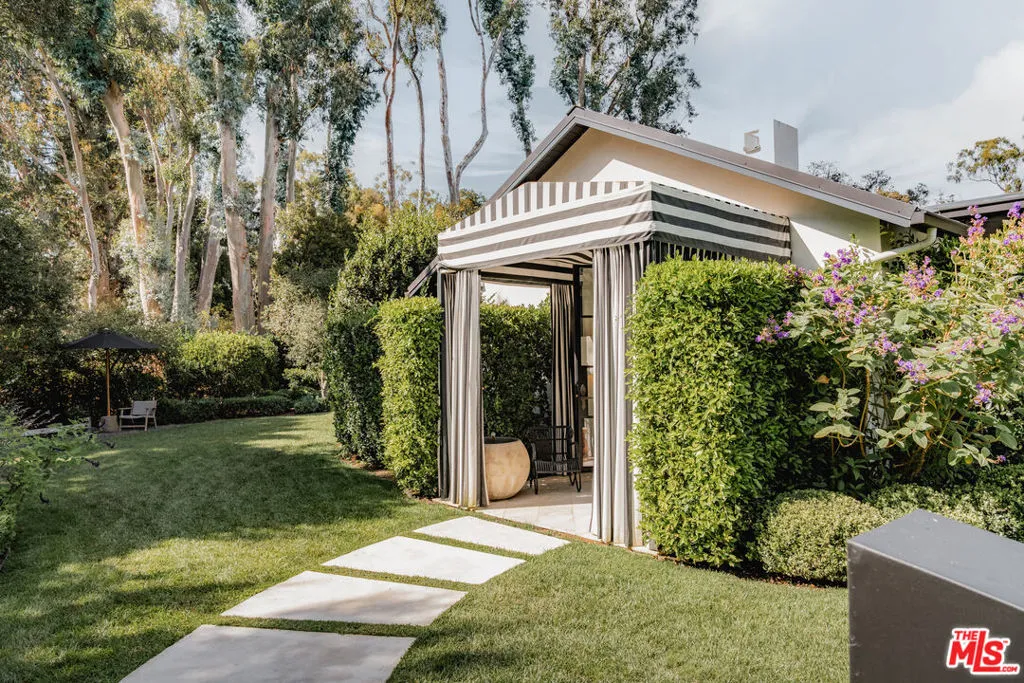 Santa Barbara, California 93108, United States, 3 Bedrooms Bedrooms, ,2 BathroomsBathrooms,Residential,Active,202747