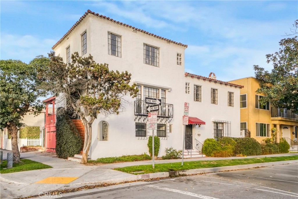 102 Bonito Avenue
