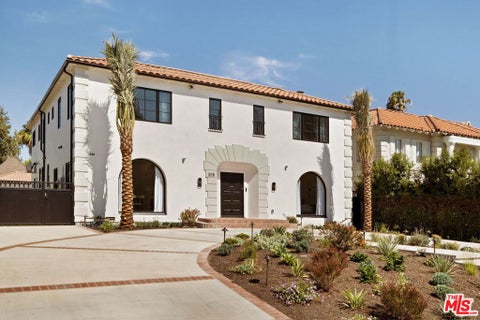 Photo of 308 S Highland Avenue, Los Angeles, CA 90036 (MLS # 26863675)