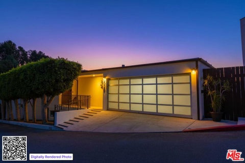 Photo of 8528 Hillside Avenue, Los Angeles, CA 90069 (MLS # 26874851)