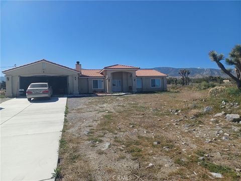 Photo of 445 Solano RD, Pinon Hills, CA 92372 (MLS # PW26057619)