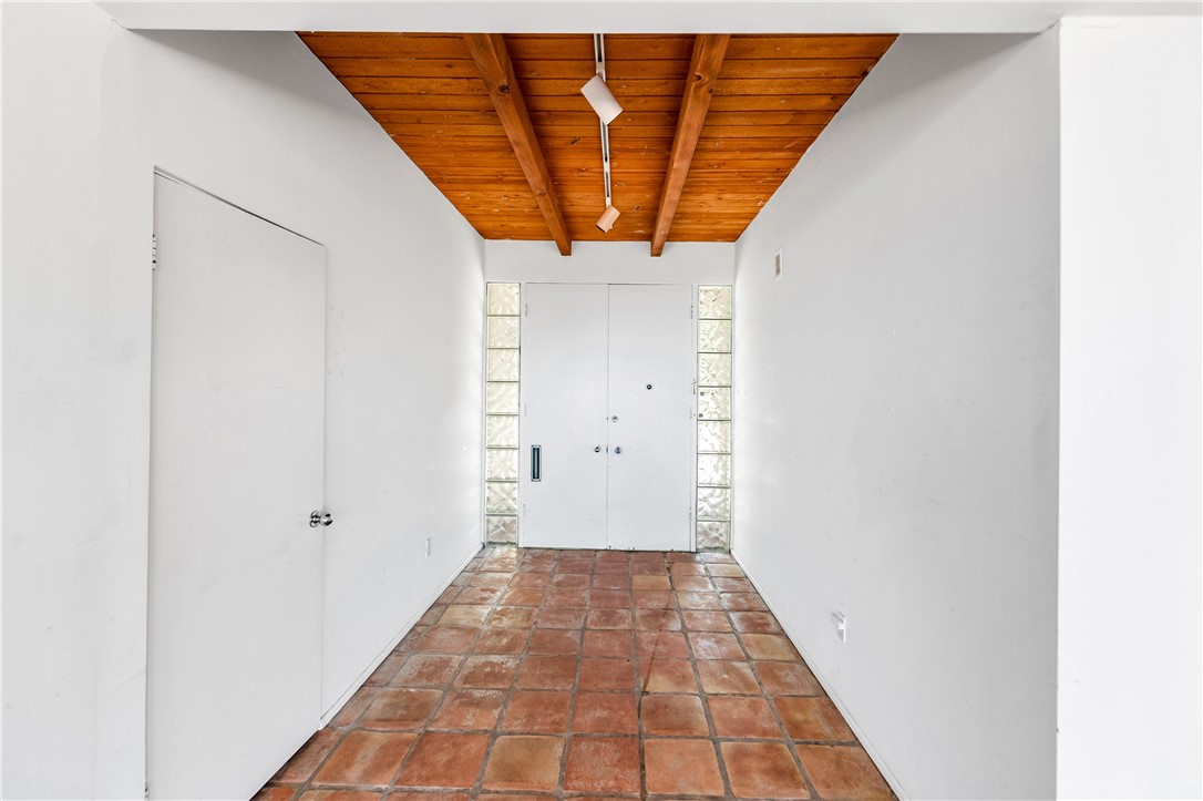 1223 Skyline Drive