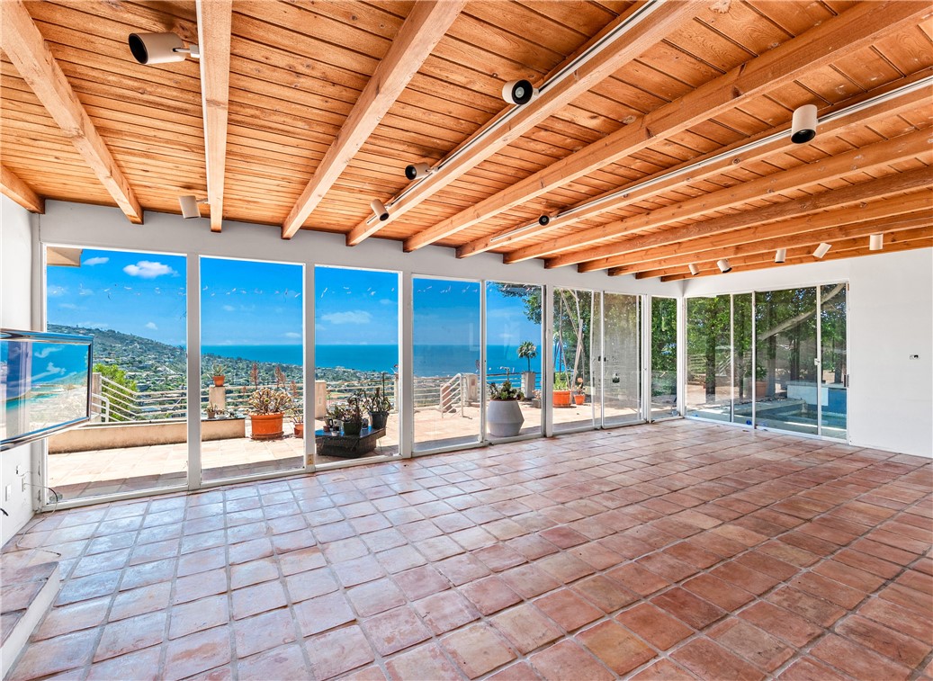 1223 Skyline Drive